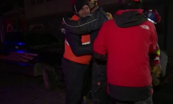 Le squadre tedesche prendono vita dalle rovine di 66 anni in Turchia