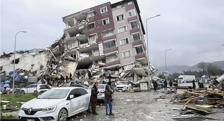 4 arrested in Turkey for spreading social networking panic after earthquake