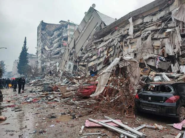 Earthquake Überlebenden: Ich warte darauf, wenn sie wegkommen werden, meine Kinder sind gefroren.
