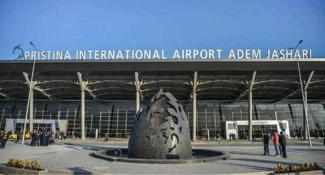 Bomba minaccia all'aeroporto di Pristina