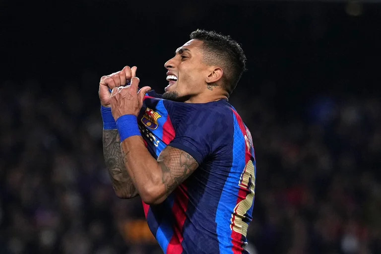 Barcelona glänzt weiter, “blins” Header