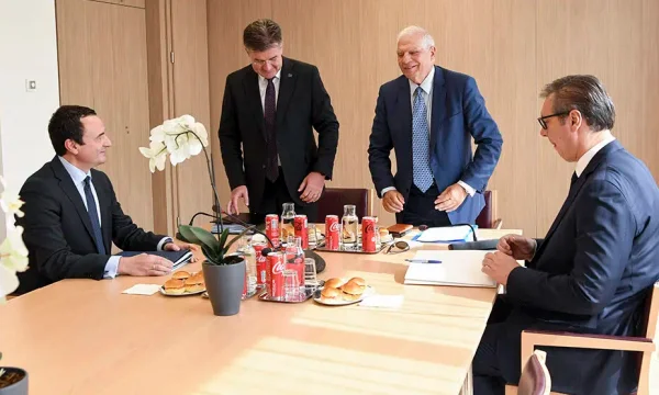 Serbian journalist: Vuciq is on his way to accept an agreement involving Kosovo at UN