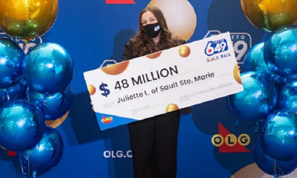 canadese adolescente vince $48 miliardi la prima volta che ha giocato lacrima