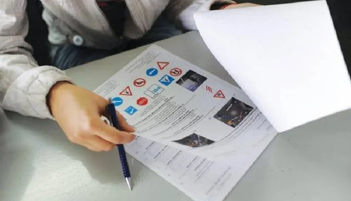 Il test di patente, ha arrestato una persona per abuso di dovere ufficiale