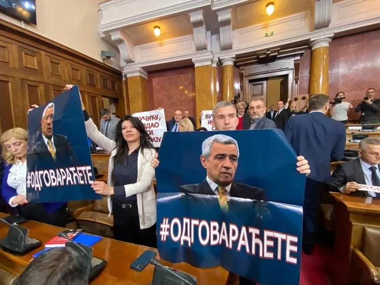 “E You have handed over Kosovo, not capitulation”, opposition messages for Vuciqi