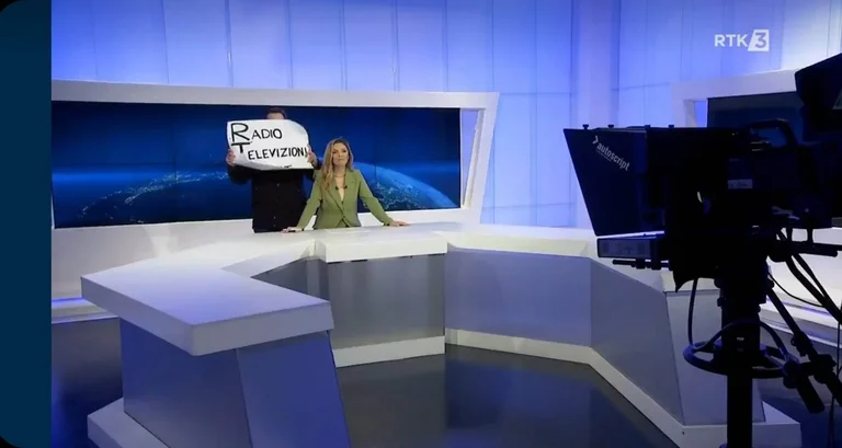 RTK Moderators Worte, wie sie erscheint schockiert kurz nach PSDA Aktion im Studio