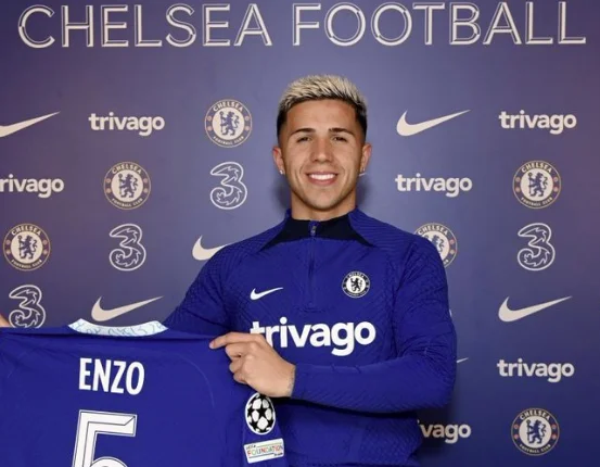 Chelsea presents Enzo Fernandez, the most expensive midfielder ever