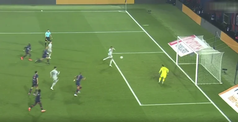 The moment when Muckpe hits the penalty bar and the ball turns around doesn't show
