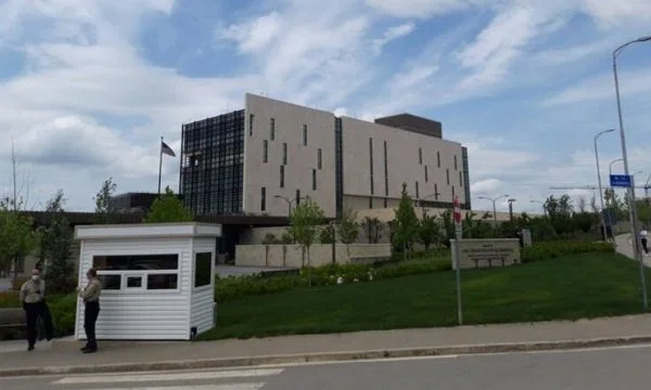 Ambassadors, government and party officials arrive at the US Embassy for Association Meeting