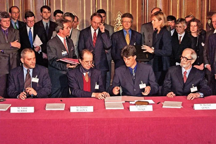 Les analystes pensent que le Kosovo est au troisième moment historique, derrière Rambouilles et Vienne