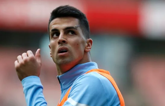 Cancelo is lent to Bayerni, that's the price if the bavarres want to buy it.