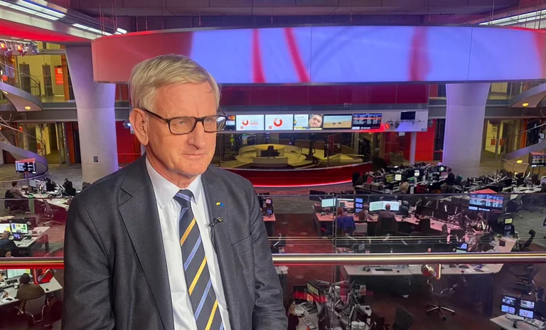 Carl Bildt pour la proposition européenne: un accord équitable pour le Kosovo, Serbie