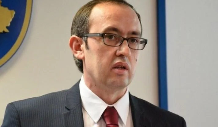 Hoti: Situata e krijuar është në favor të Serbisë, jo të Kosovës