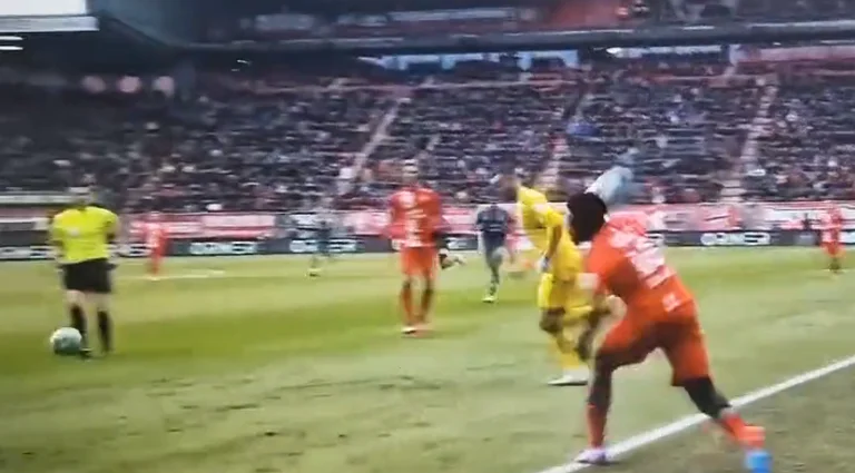 There's a strange moment in Dutch football where the Porter is declared a hero for this wise act.