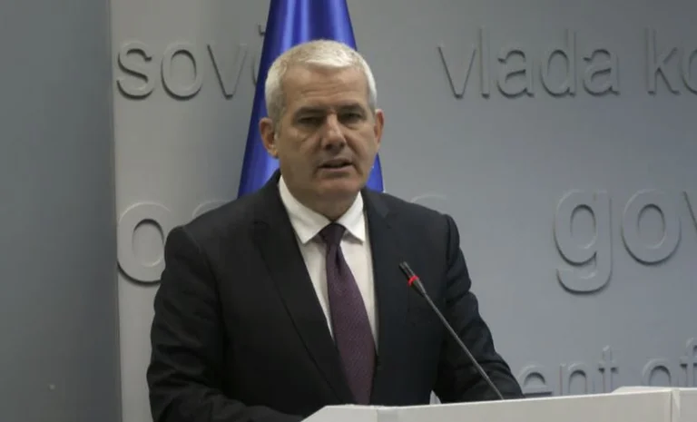Svechla: We have no list to arrest ex-cops.