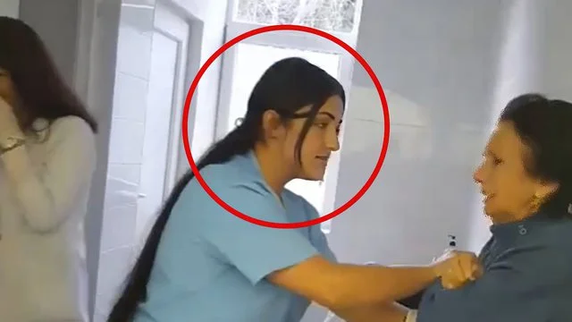 Les dijo que la enfermera se fue a Alemania. Estamos al final de un acto de acción.