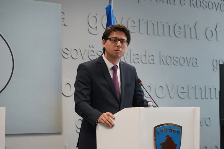 Murati por aumentar los impuestos sobre la propiedad culpa al ex gobierno Mustafa de Haradinaj