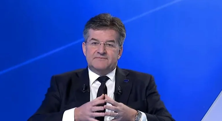 Lajcak shows that the plan has undergone changes from the start: We're partners, we don't come with an ultimatum threat.