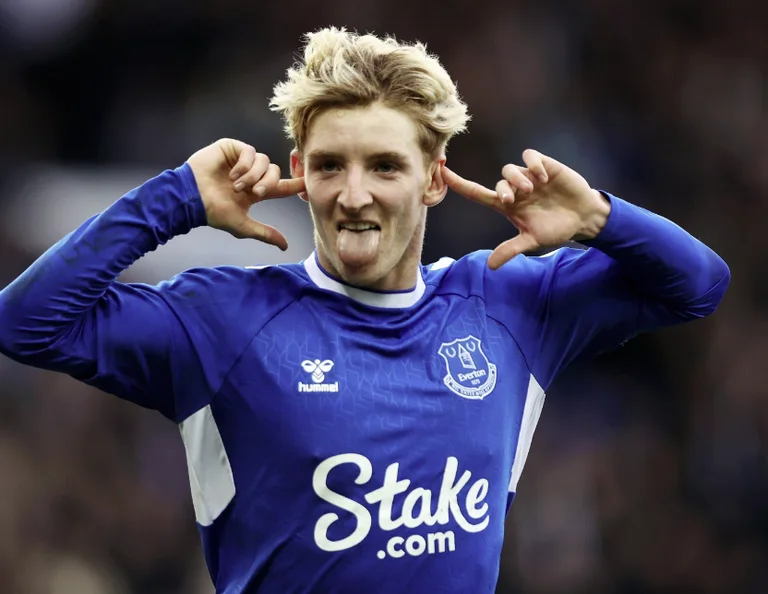 Newcastle sta parlando con Everton della firma con Anthony Gordon