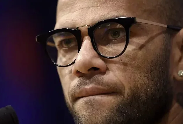 Un altro testimone arriva con accuse nel caso Dan Alves: Egli l'aveva abbracciata violentemente