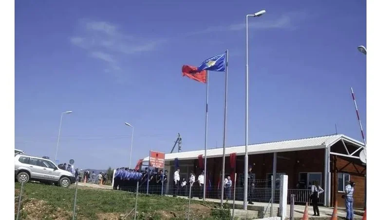 Kosovo- Albanie sur 15 produits