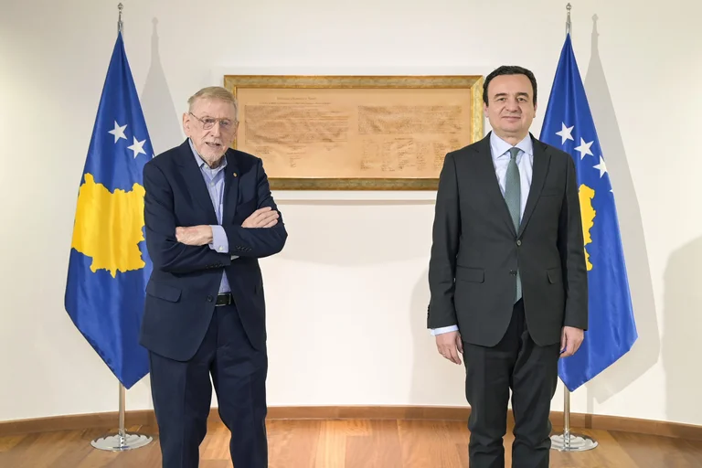 Walker: Albin Kurti trata informes con América bien