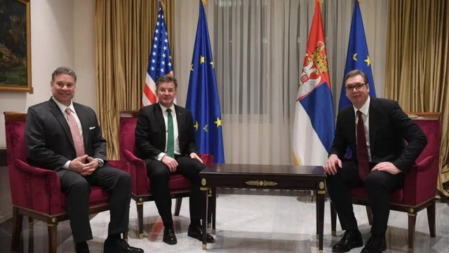 Les analystes commentent l'évolution récente du dialogue : Après que Wuchiqi ait accepté le front franco-allemand, la balle est allée à Kurti