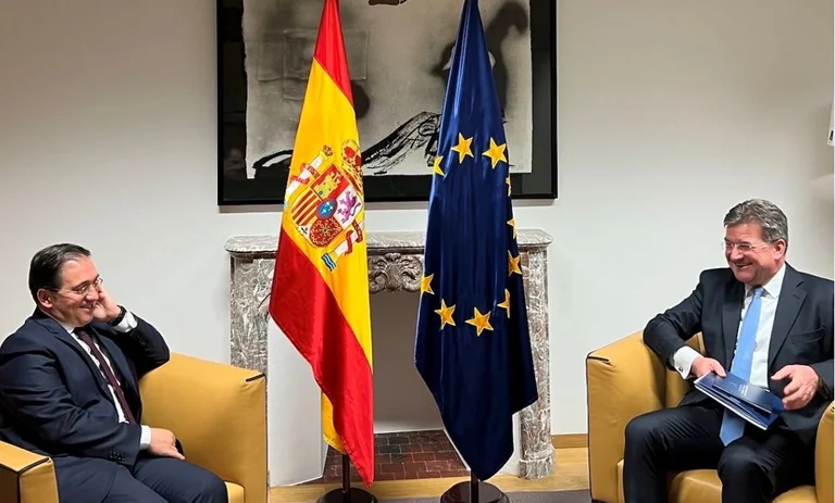Lajcak se reúne con el Canciller italiano, habla del diálogo, llama el momento crítico