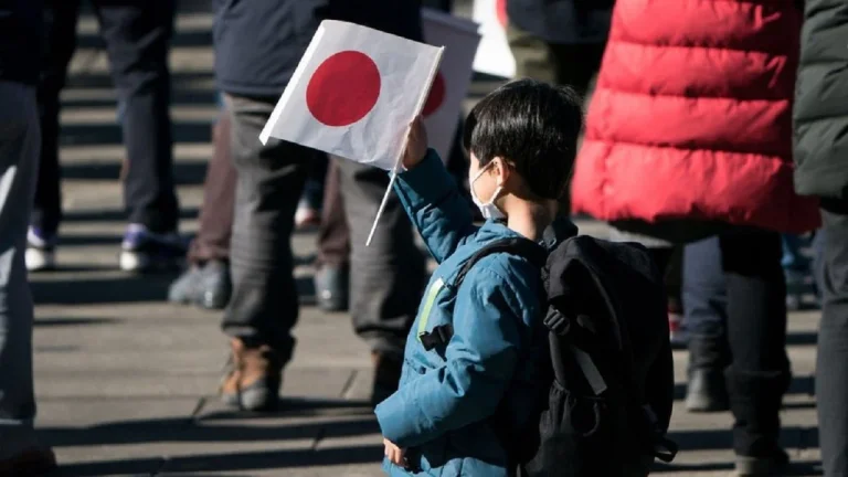 Japan on the brink of social dysfunction because of birth loss
