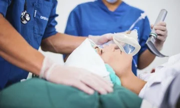 Was passiert mit Ihnen, während Sie unter Anästhesie sind, und warum essen Sie nicht und trinken Sie vor der Operation?