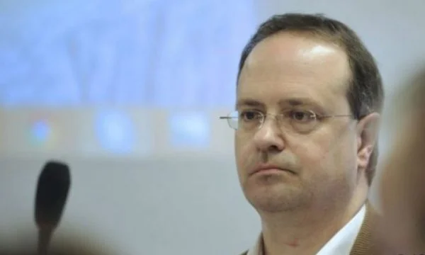 Weber: Fshehtësia e dialogut, burim i krizave