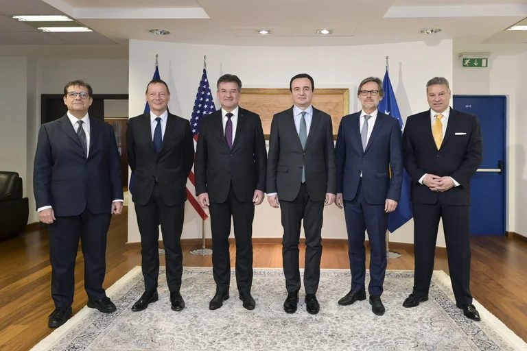 Kryeministria për takimin e Kurtit me 5 emisarët: Folëm për planin franko-gjerman, është bazë e mirë
