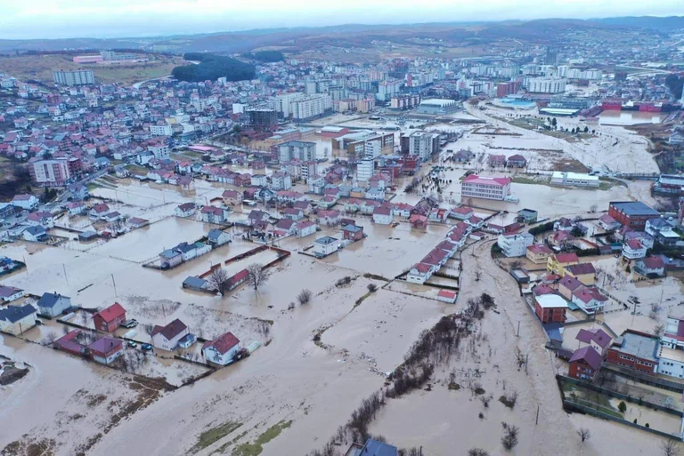 Qeveria: Situata po stabilizohet në Istog, Mitrovicë dhe Skenderaj – e vështirë në Klinë