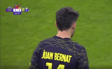 Freundlicher Juan Bernat wird im Kampf gegen Al Nassr rot