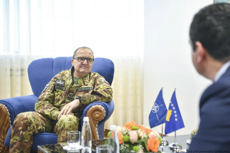 Komandanti i KFOR’it: Situata në Kosovë, e paqëndrueshme dhe e paparashikueshme