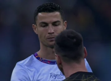 Videomoment Ronaldo und Messy werden vor dem Spiel begrüßt