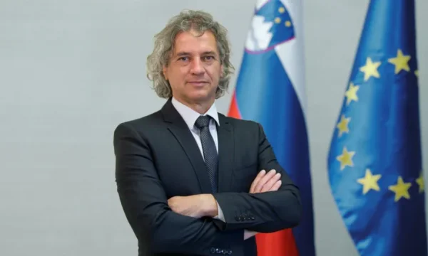 Afera Martin Berishaj, Kryeministri slloven thotë se s’ka lidhje me të: Ky Berishaj është mik i Janshës