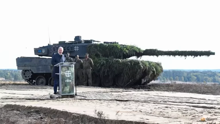 Pas hezitimit disamujor, Scholz mund t’i dërgojë Ukrainës tanket luftarake “Leopard”