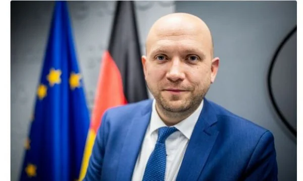 Emisari gjerman: Serbia le ta harrojë BE-në pa e njohur Kosovën