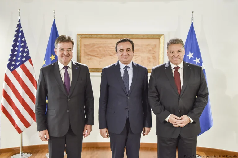 Kurti pret të premten shumë mysafirë për dialogun: Escobar, Lajçak, dy kumtuesit e planit franko-gjerman plus një nga Italia