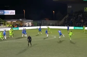 Was ein magisches Tor im FA Cup-Spiel erzielt hat, endete der Ball an der Ecke des Tores