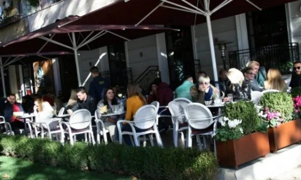 38-vjeçari vdes papritmas në një lokal në Prizren derisa ishte duke biseduar me shokë