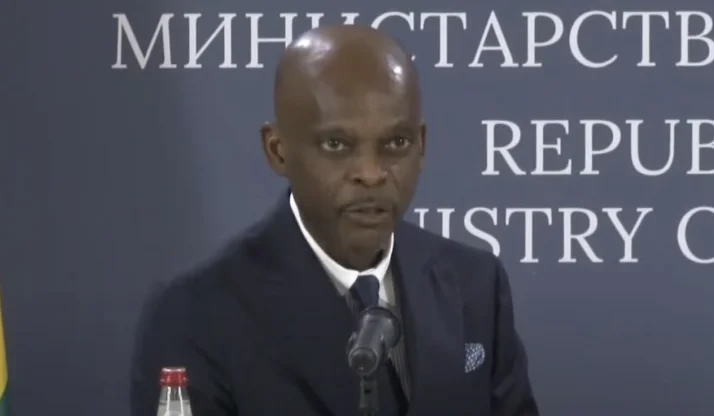 Kryediplomati i Togos në Twitter e fshehu deklaratën për çnjohjen e Kosovës