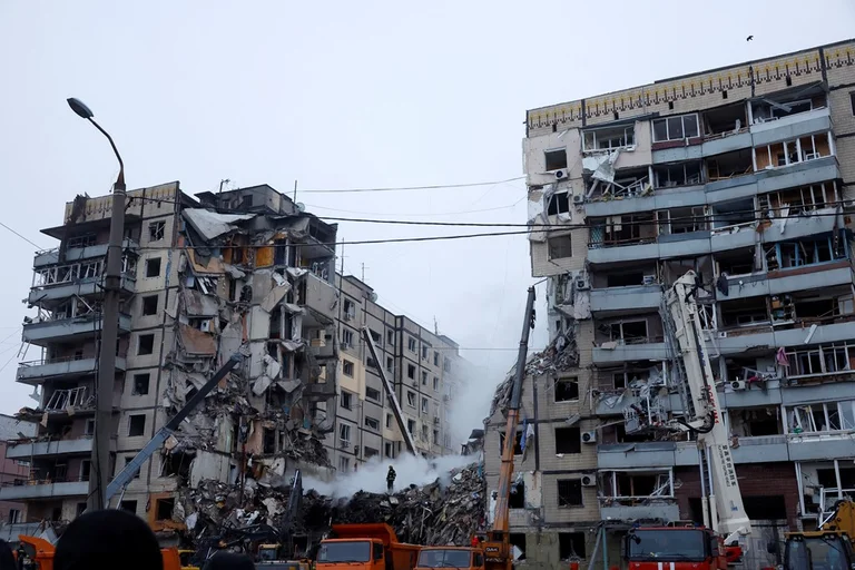 Arrin në 35 numri i të vdekurve nga sulmi me raketa ruse në Dnipro