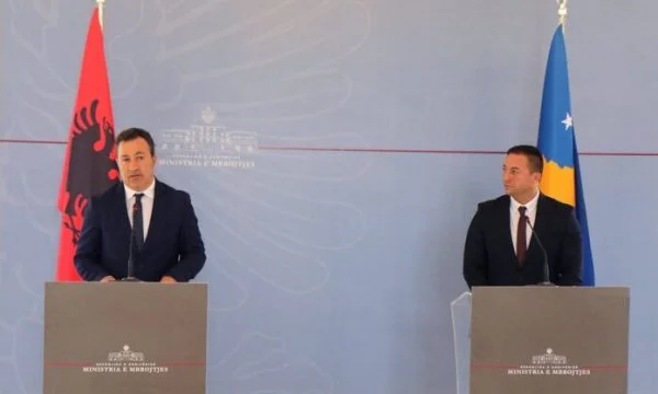 Tërmeti në Shqipëri, Mehaj telefonon Niko Peleshin, e vë në dispozicion FSK-në për ndihmë