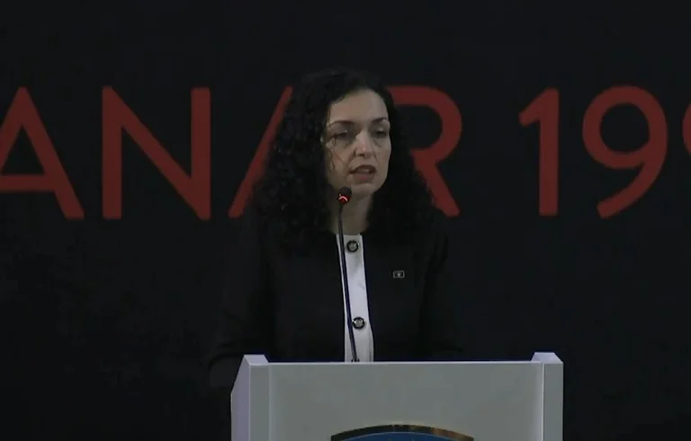 Osmani: Të masakruarit e Reçakut trokasin çdo ditë në ndërgjegjen tonë, propaganda e Vuçiqit i masakroi edhe një herë