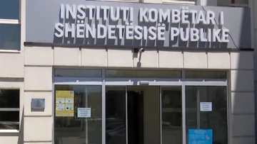 Kosovo、I KSHPK の 8 つのフルーツ ケースは子供をワクチン接種するために両親を呼び出します