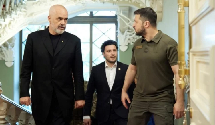 Rama bisedon me Zelenskyn: Shqipëria do të ofrojë ndihmë ushtarake për Ukrainën