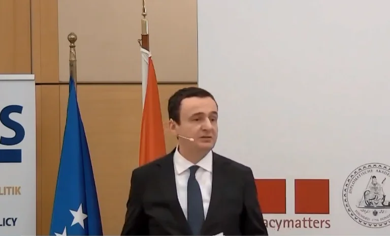 Kurti: Beogradi do ta vonojë dialogun me shpresën se do të ndërrojë Presidenti në Shtëpinë e Bardhë