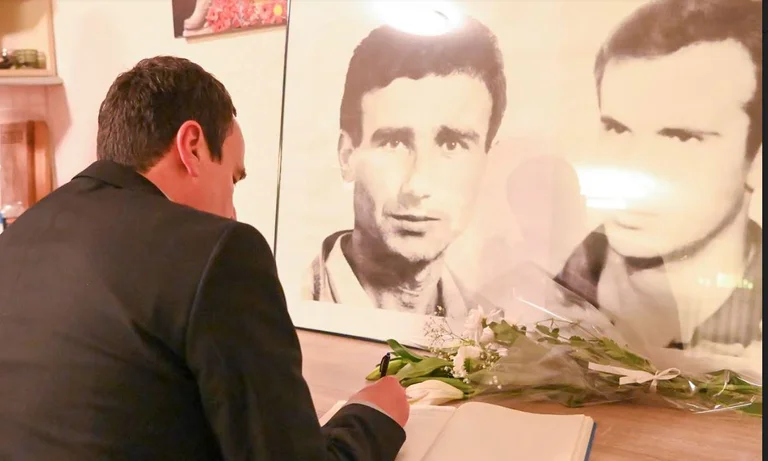Kurti a visité les familles de Rexhep Malaj, Nuhi Berisha
